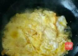 紫圆葱炒蛋的做法图解3