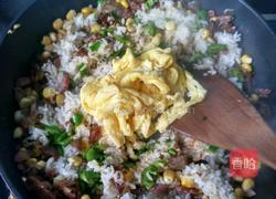 腊肠炒饭的做法图解12