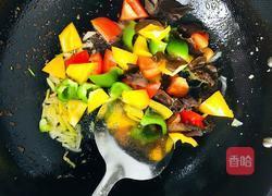 彩椒炒鸡丁的做法图解5