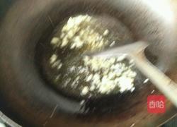 芹菜炒腊肠的做法图解3