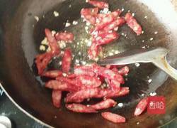 芹菜炒腊肠的做法图解4