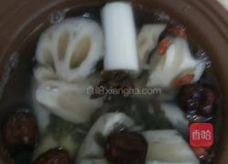 绿豆莲藕排骨汤的做法图解5