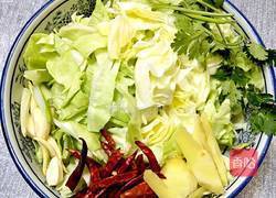 鲁菜大师蒋家常菜香辣圆白菜的做法图解2