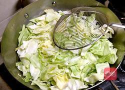 鲁菜大师蒋家常菜香辣圆白菜的做法图解3