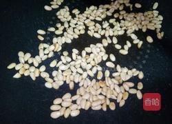 花生松仁炒蛋的做法图解3