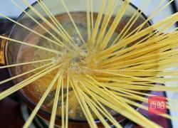 黑椒蘑菇培根炒意面的做法图解5