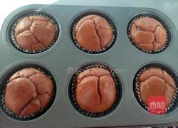 红丝绒杯子蛋糕的做法图解11
