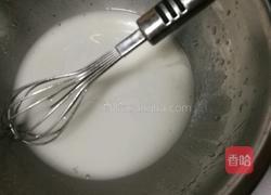 十寸戚风蛋糕的做法图解1