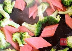 西兰花炒木耳的做法图解6