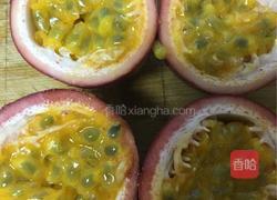 冰糖炖百香果（治疗咳嗽）的做法图解2