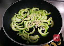 角瓜炒鸡蛋的做法图解4