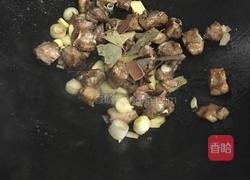 板栗烧排骨的做法图解3