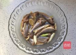 炸小黄花鱼的做法图解7