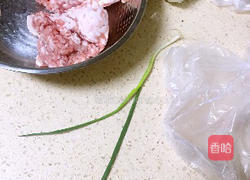 水煮肉圆的做法图解1