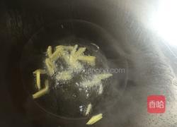 蒜黄炒肉的做法图解5