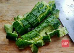 老醋花生米拌黄瓜的做法图解4