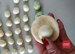 Illustration of how to make puff pastry mooncakes 5