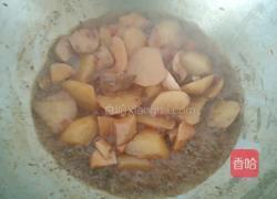杏鲍菇烧土豆的做法图解3