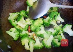 蒜炒西兰花的做法图解7