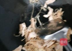 金针菇炒肉的做法图解8