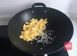 蒜苗炒鸡蛋的做法图解3