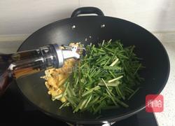 蒜苗炒鸡蛋的做法图解4