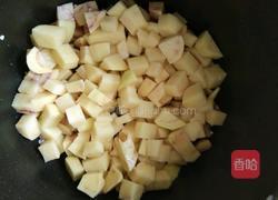香肠土豆闷饭的做法图解2