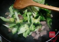 西兰花炒肉的做法图解7