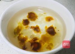 桃胶皂角血燕羹的做法图解1