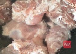 酸菜大骨头的做法图解3