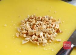 腰果仁炝芹菜的做法图解7