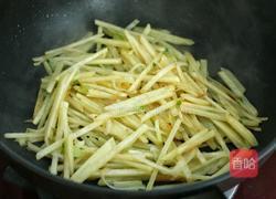 西芹瘦肉炒土豆的做法图解7