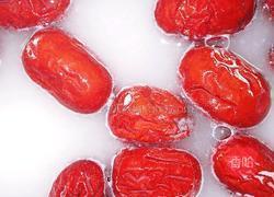 银耳红枣枸杞汤的做法图解4