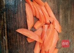 鸡腿菇炒肉的做法图解2