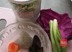 虾仁什锦宝宝面的做法图解1