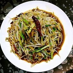 鲁菜大师蒋家常菜炒香辣豆牙肉丝的做法[图]