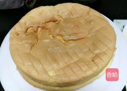 蓝风车草莓水果蛋糕的做法图解1