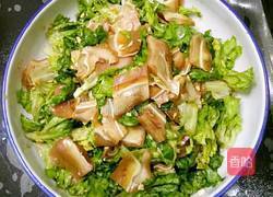 鲁菜大师蔣家常菜凉拌生菜耳片的做法图解3