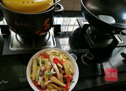 腊肉炒黄糍粑的做法图解4