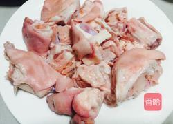 花生黄豆猪脚汤的做法图解1