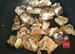 玉米胡萝卜排骨炖土豆的做法图解4