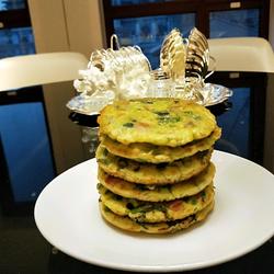 鸡蛋胡萝卜菠菜饼的做法[图]