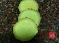 薏米猪尾巴汤的做法图解5