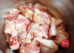 电饭煲懒人版鸡汤面的做法图解1