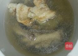 鲍鱼花胶鸡脚汤的做法图解3