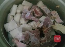 萝卜牛排骨清汤的做法图解2