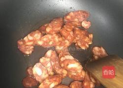 腊肠炒蒜薹的做法图解2