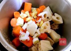 高压锅版～莲藕胡萝卜炖排骨的做法图解8