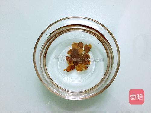 桃胶提前用清水浸泡12小时