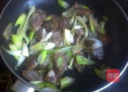 青椒炒腊肠的做法图解4